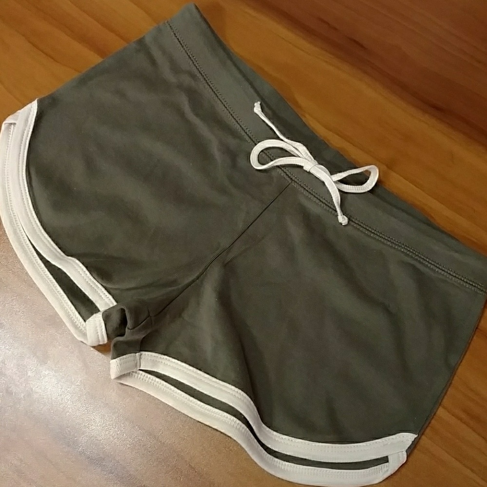 NEW Retro Dolphin Shorts Size SMALL Olive Tan Trim